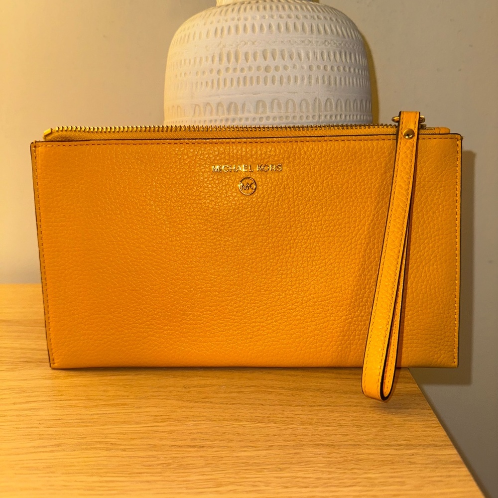 Michael Kors Wristlet